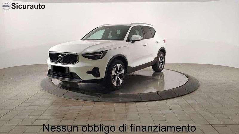 Bianco Usata 2025 Volvo XC40 Core SUV | 33.600 € (Buon prezzo) - Immagine 1/4