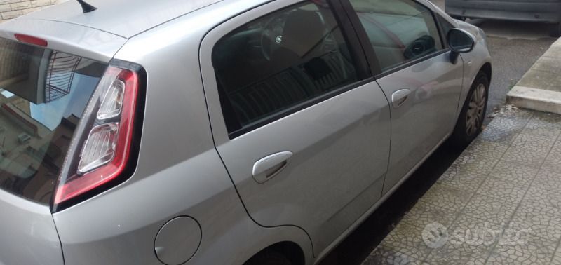 Usata Fiat Grande Punto 85 CV (62 kW) 2013 Grigio Utilitaria