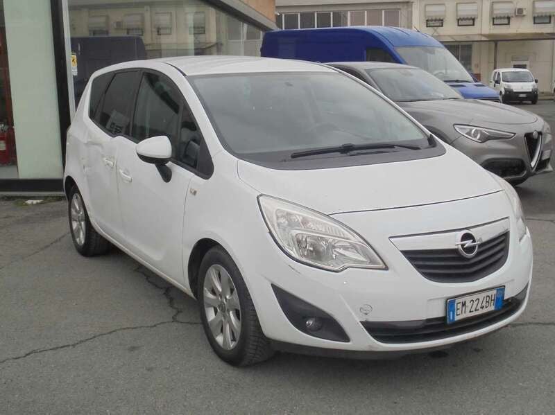 Usata Opel Meriva 95 CV (69 kW) 2012 Bianco Monovolume