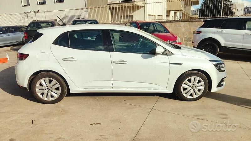 Usata Renault Mégane IV Techno 116 CV (85 kW) 2022 Bianco Berlina