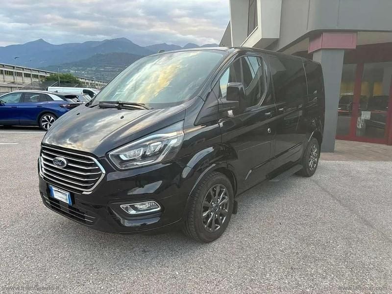 Usata Ford Tourneo Custom 185 CV (136 kW) 2021 Nero Furgone
