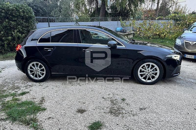 Usata Mercedes A180 116 CV (85 kW) 2020 Nero Utilitaria