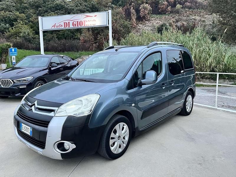 Grigio Usata 2012 Citroën Berlingo XTR Monovolume | 7900 € (Buon prezzo) - Immagine 1/4