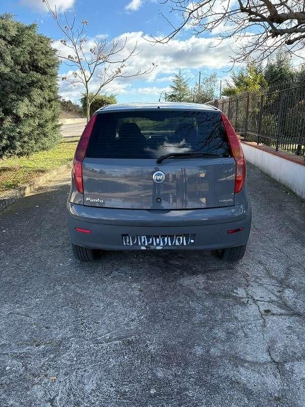 Usata Fiat Punto 69 CV (50 kW) 2005 Berlina