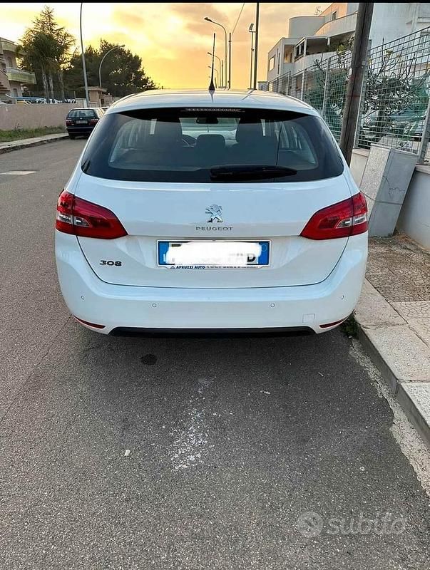 Usata Peugeot 308 SW 120 CV (88 kW) 2018 Bianco Station wagon