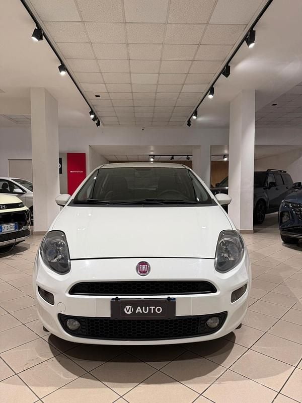 Usata Fiat Punto Lounge 75 CV (55 kW) 2013 Bianco Utilitaria