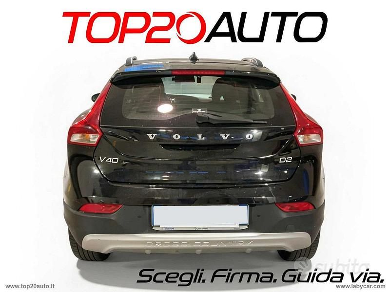 Usata Volvo V40 CC Kinetic 120 CV (88 kW) 2017 Nero Station wagon