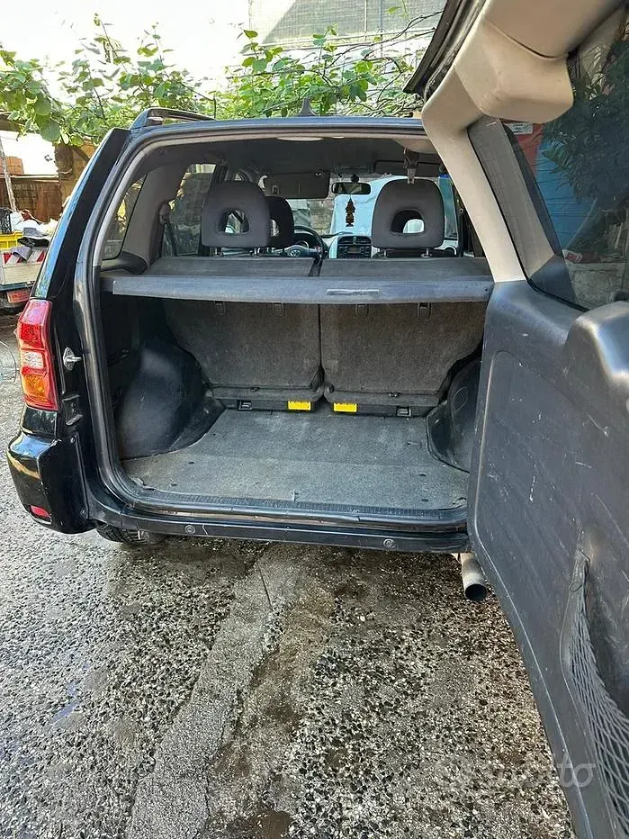 Usata Toyota RAV4 116 CV (85 kW) 2004 SUV