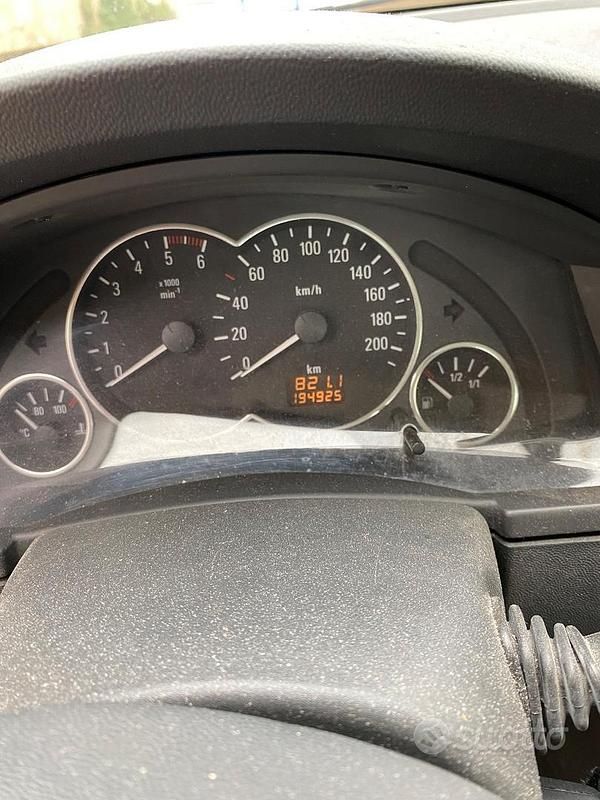 Usata Opel Meriva 101 CV (74 kW) 2004 Grigio Monovolume