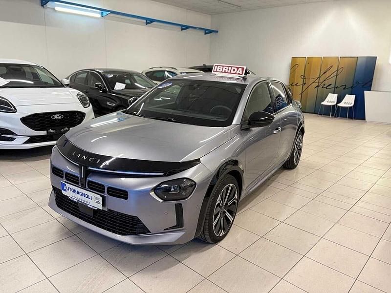 Usata Lancia Ypsilon 101 CV (74 kW) 2025 Grigio Utilitaria