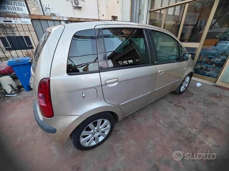 Usata Lancia Musa 75 CV (55 kW) 2006 Monovolume