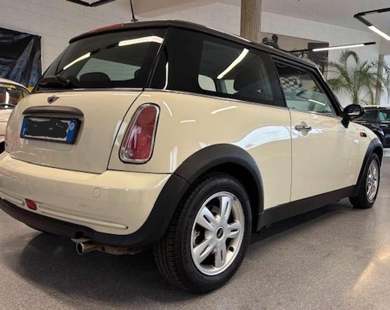 Usata Mini ONE 90 CV (66 kW) 2006 Utilitaria