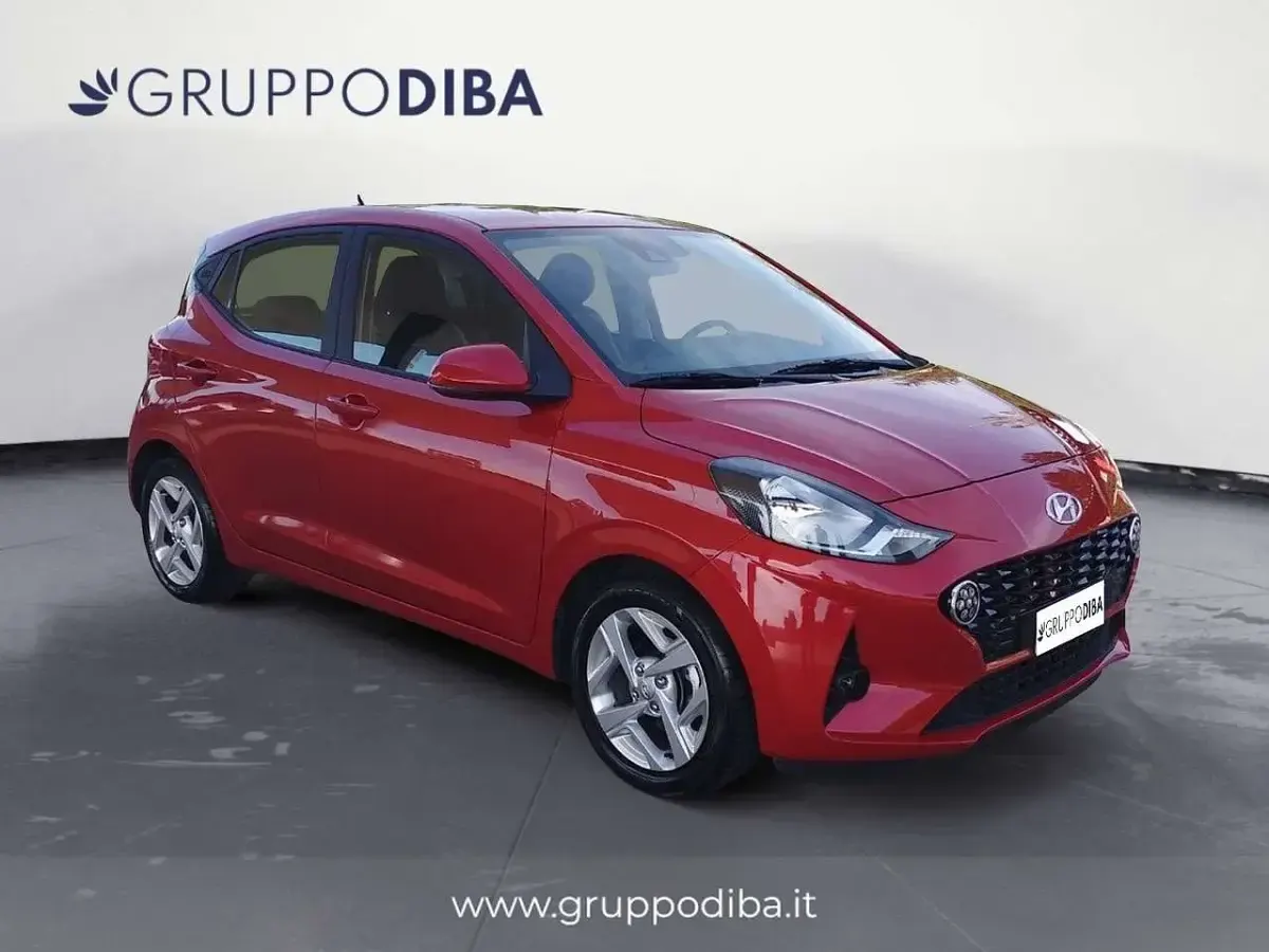 Usata Hyundai i10 100 CV (73 kW) 2023 Rosso Utilitaria
