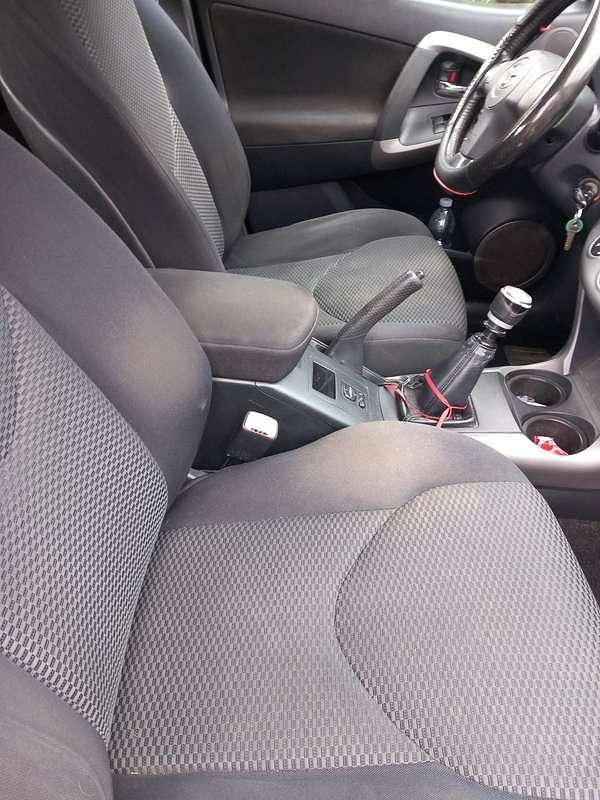 Usata 2008 Toyota RAV4 Sol SUV | 5000 € (Buon prezzo) - Immagine 1/4