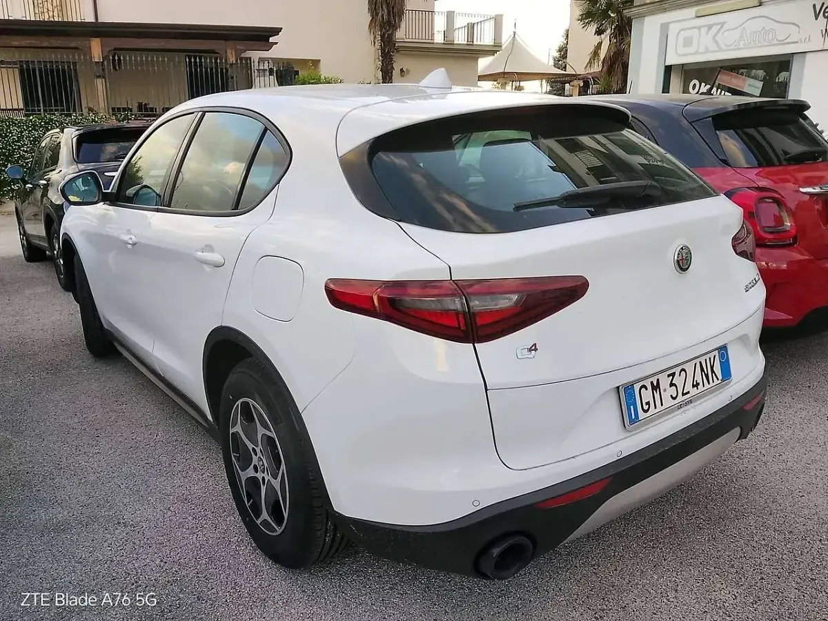 Usata Alfa Romeo Stelvio Business 190 CV (139 kW) 2023 Bianco SUV