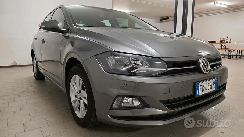 Usata VW Polo Comfortline 95 CV (69 kW) 2018 Grigio Berlina