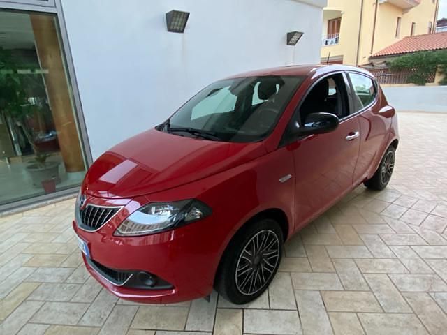 Usata Lancia Ypsilon S 69 CV (50 kW) 2022 Rosso Utilitaria
