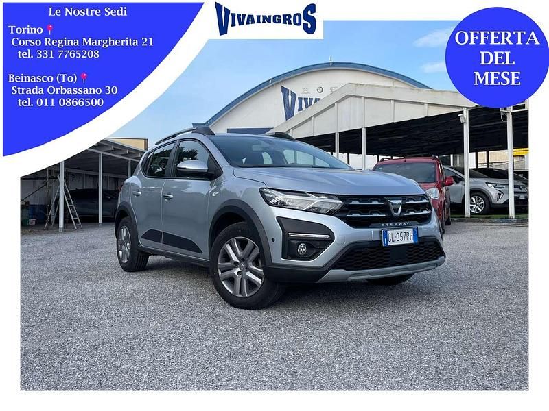 Argento Usata 2022 Dacia Sandero Comfort Due volumi | 15.900 € (Cara) - Immagine 1/4