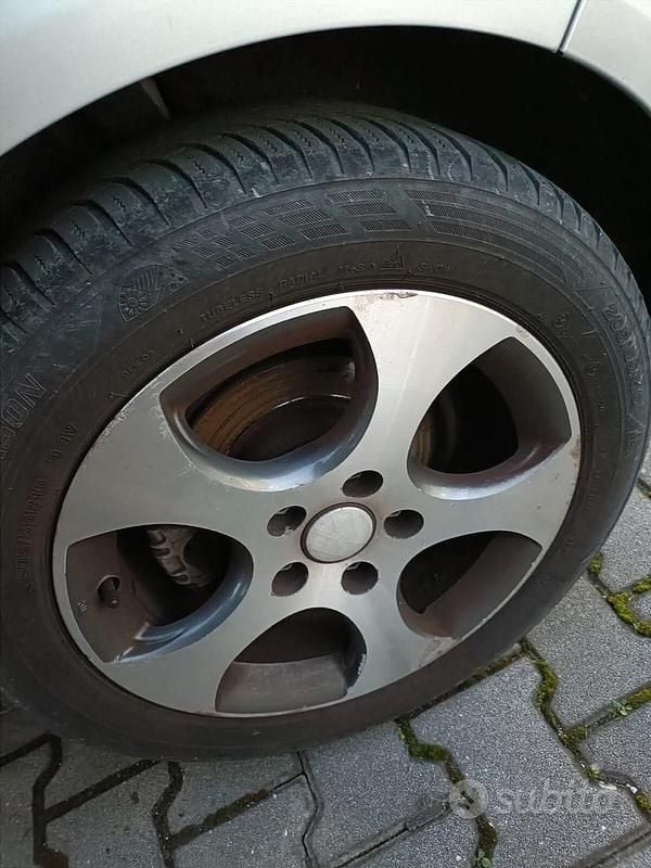 Usata VW Golf VI United 101 CV (74 kW) 2008 Grigio Utilitaria