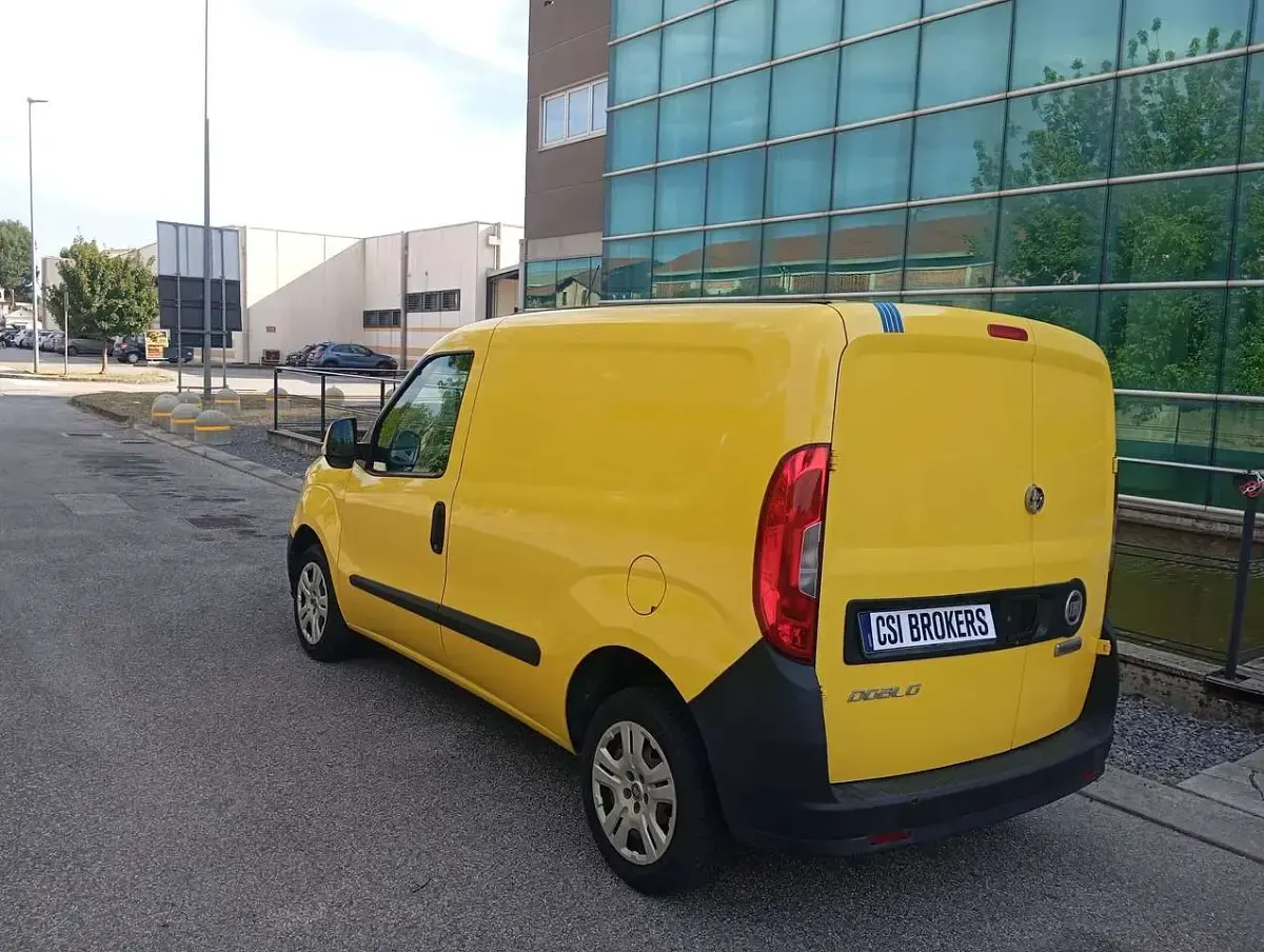 Usata Fiat Doblò 95 CV (69 kW) 2019 Giallo Monovolume