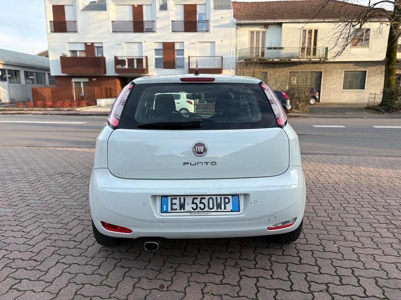 Usata Fiat Punto Street 85 CV (62 kW) 2014 Bianco Utilitaria