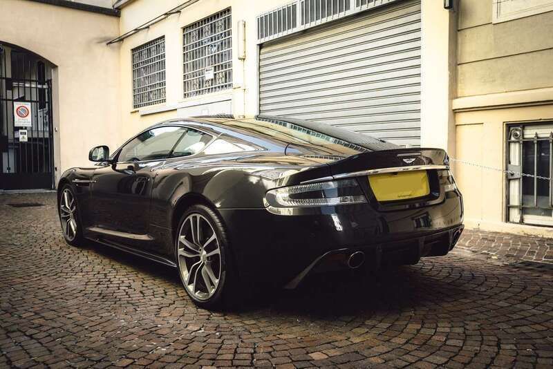 Grigio Usata 2011 Aston Martin DBS Coupé | 79.990 € - Immagine 1/4