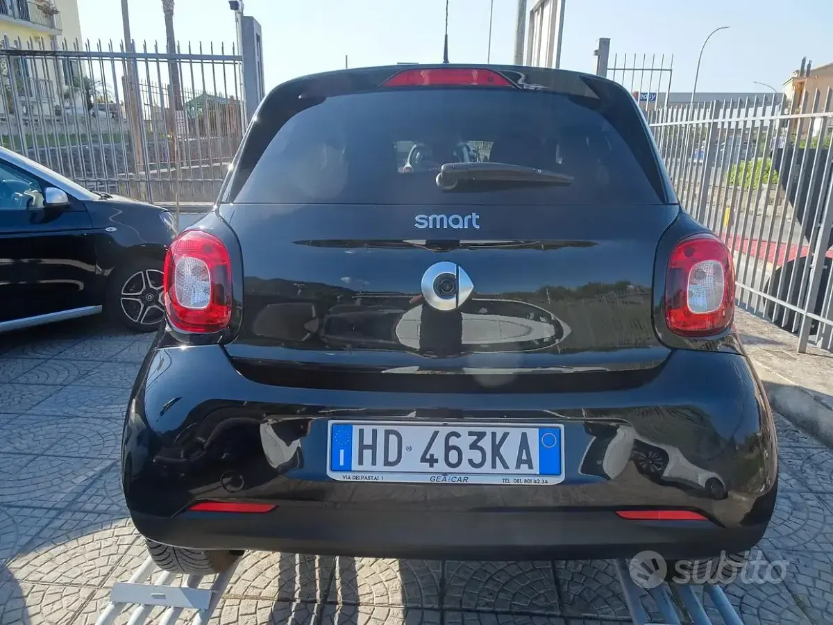 Usata Smart ForFour Prime 90 CV (66 kW) 2017 Nero Utilitaria