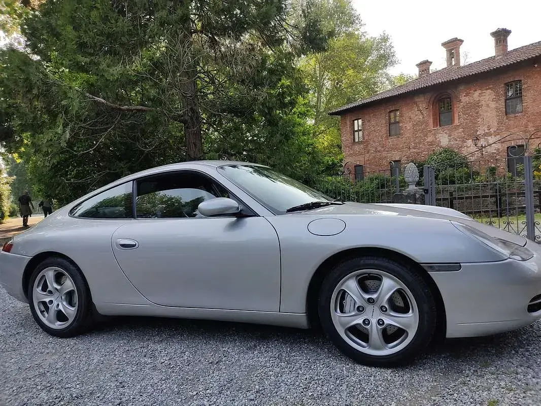 Usata Porsche 911 Carrera 4 300 CV (220 kW) 2000 Argento Coupé