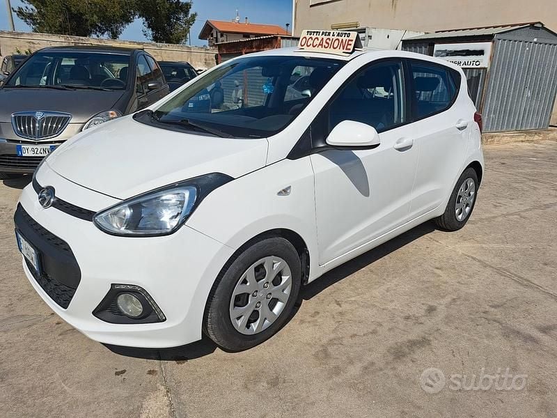 Usata Hyundai i10 67 CV (49 kW) 2014 Bianco Utilitaria