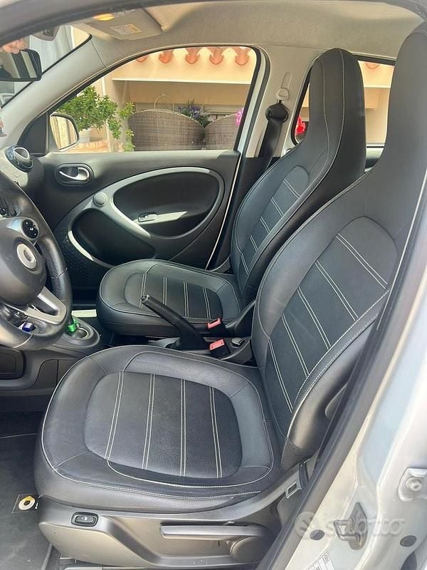 Usata Smart ForFour 71 CV (52 kW) 2020 Bianco Utilitaria