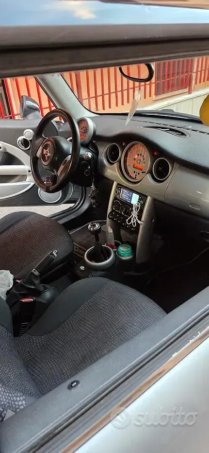 Usata Mini Cooper 116 CV (85 kW) 2003 Grigio Utilitaria
