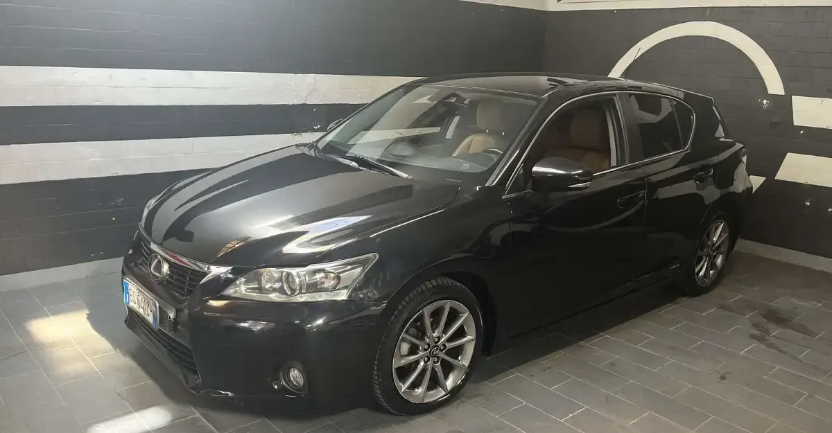 Usata Lexus CT200h Executive Line 99 CV (72 kW) 2013 Nero Berlina