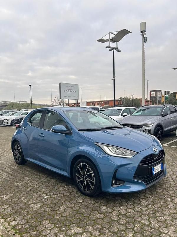 Usata Toyota Yaris Hybrid 92 CV (67 kW) 2022 Blu Berlina
