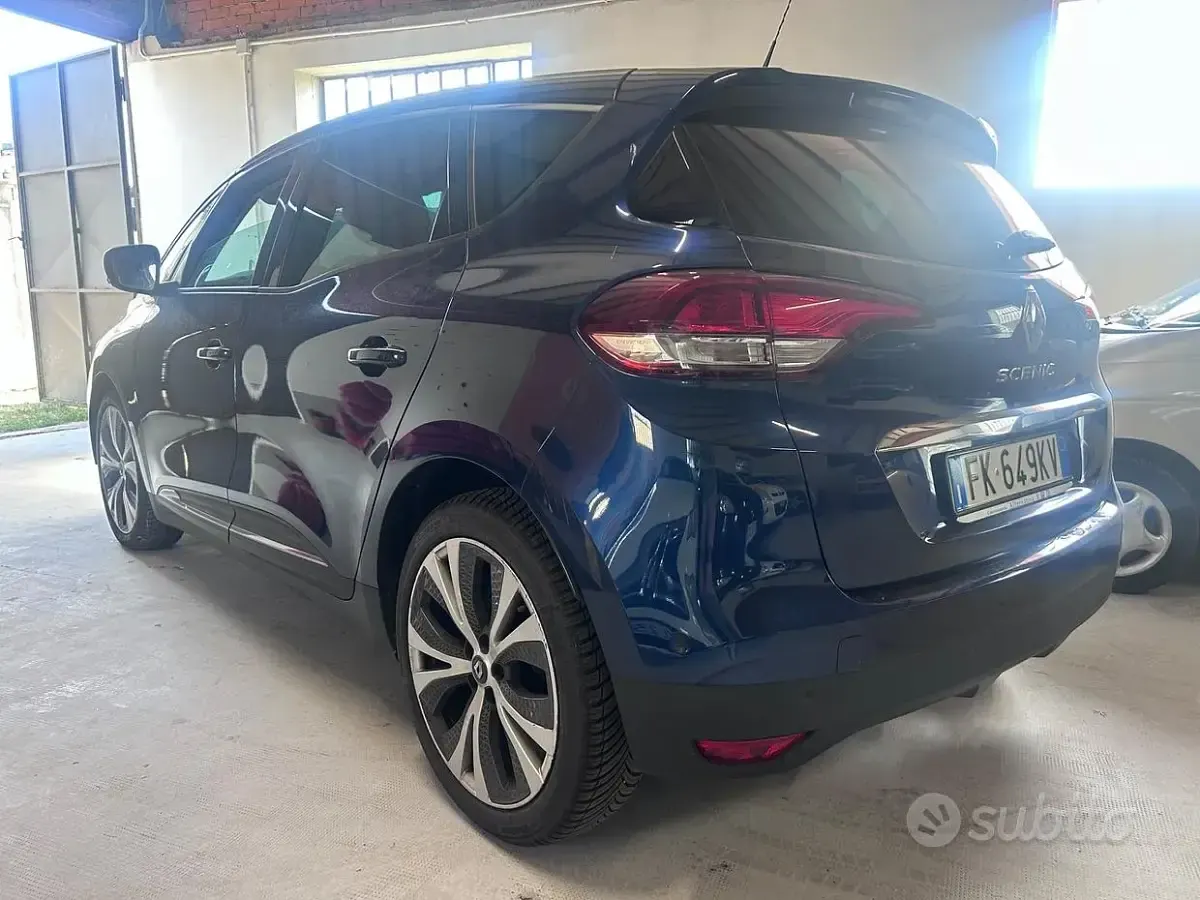 Usata Renault Scénic III 110 CV (80 kW) 2017 Bluazzurro Monovolume
