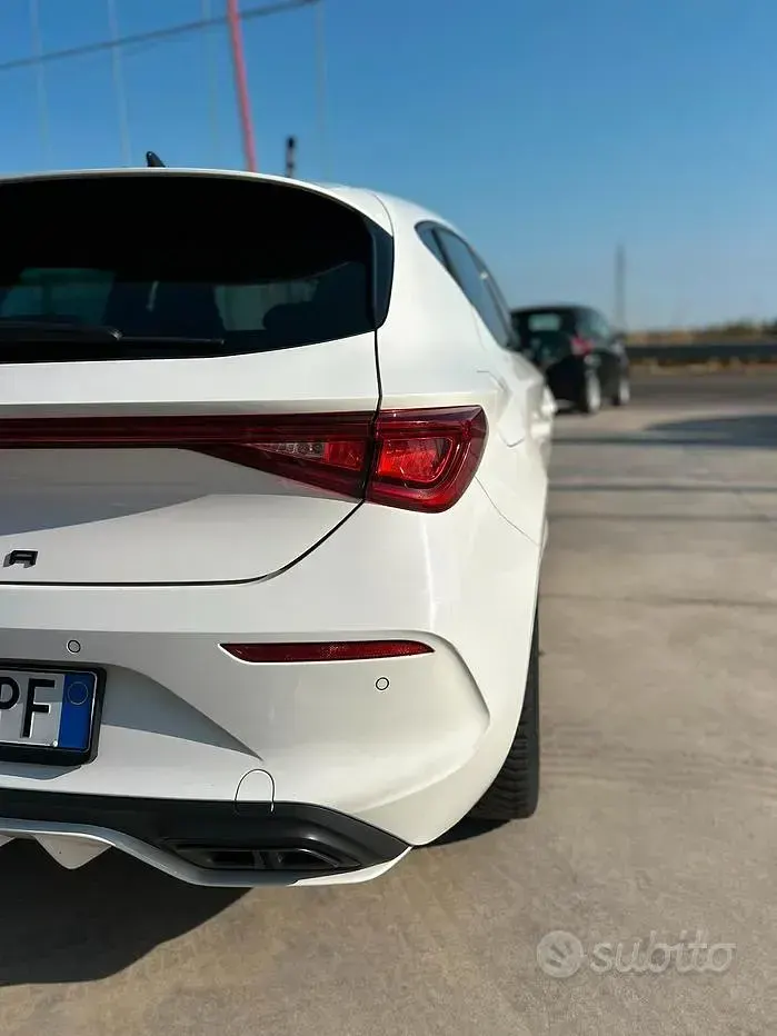 Usata Cupra Leon 150 CV (110 kW) 2024 Bianco Berlina