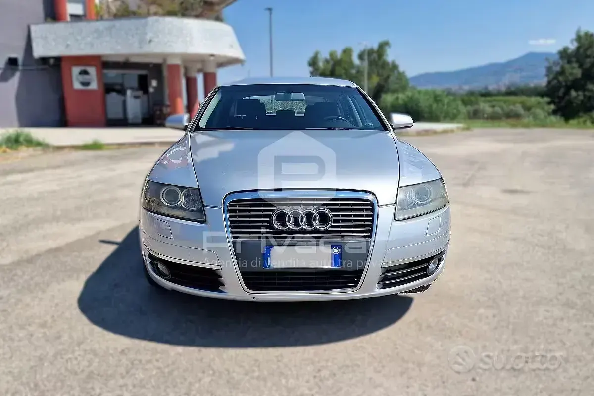 Usata Audi A6 Comfort 140 CV (102 kW) 2004 Grigio Berlina