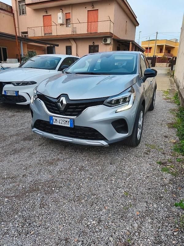 Grigio Usata 2023 Renault Captur Zen SUV | 14.900 € (Super prezzo) - Immagine 1/4