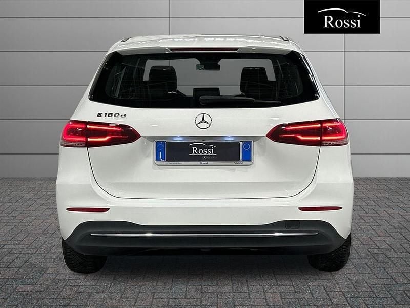 Usata Mercedes B180 Sport 116 CV (85 kW) 2019 Grigio Monovolume