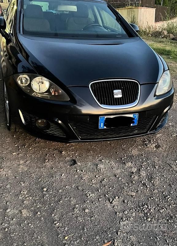 Usata Seat Leon 105 CV (77 kW) 2011 Nero Berlina