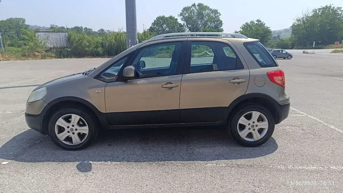 Usata Fiat Sedici Dynamic 120 CV (88 kW) 2008 SUV