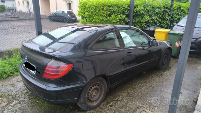 Usata Mercedes C180 129 CV (94 kW) 2002 Blu Coupé