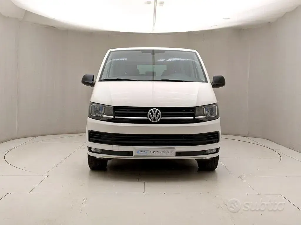 Usata VW Multivan Comfortline 150 CV (110 kW) 2017 Bianco Monovolume