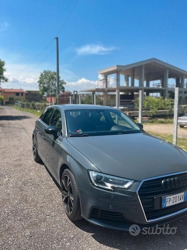 Usata Audi A3 Ambiente 116 CV (85 kW) 2018 Grigio Berlina