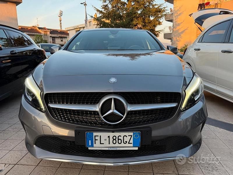 Usata Mercedes A200 Premium 136 CV (100 kW) 2017 Nero Berlina