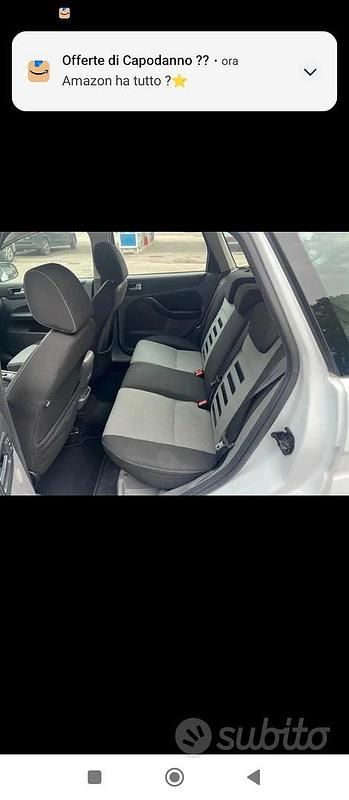 Usata Ford Focus 110 CV (80 kW) 2011 Bianco Station wagon