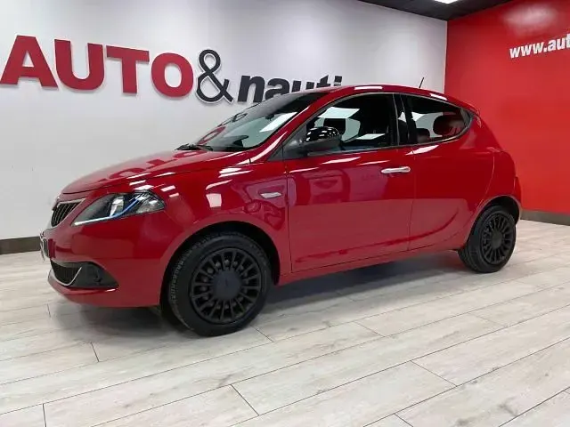 Usata Lancia Ypsilon 69 CV (50 kW) 2022 Rosso Utilitaria