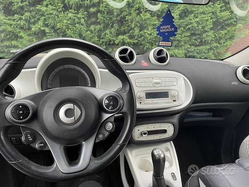 Usata Smart ForFour 71 CV (52 kW) 2015 Grigio Utilitaria
