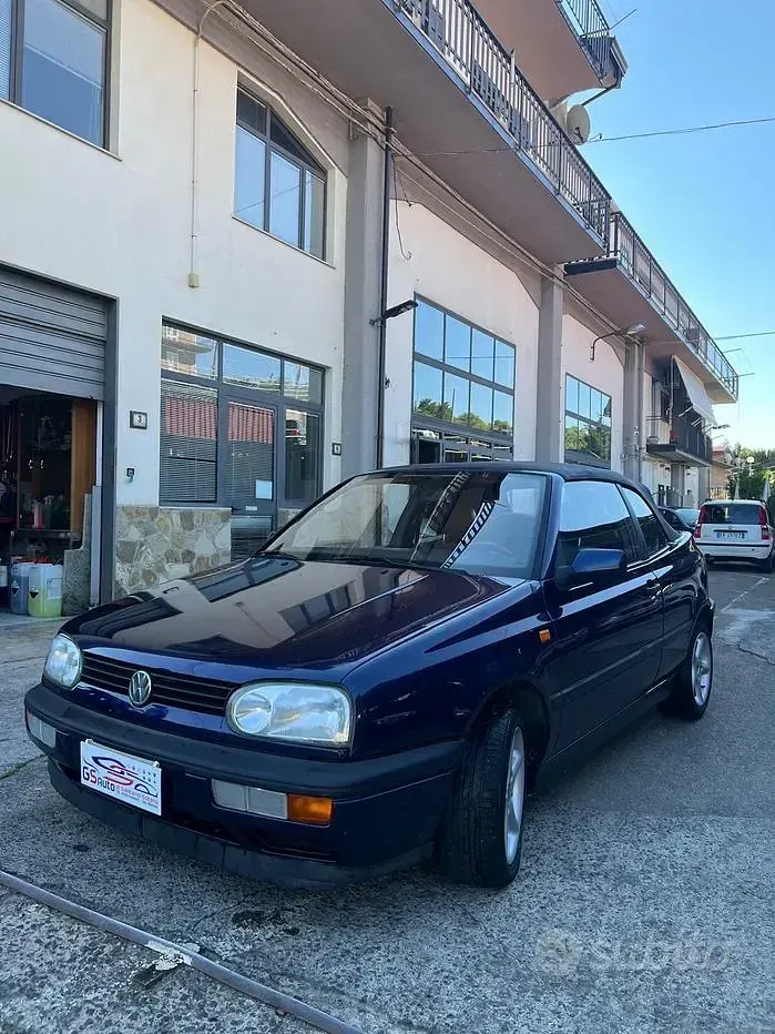 Usata VW Golf Cabriolet 75 CV (55 kW) 1995 Bluazzurro Cabrio