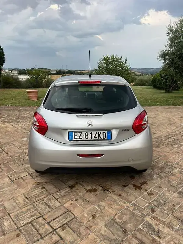 Usata Peugeot 208 Business-Line 68 CV (50 kW) 2015 Utilitaria