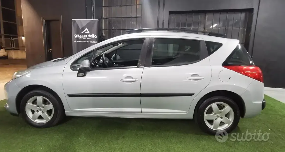 Usata Peugeot 207 73 CV (53 kW) 2009 Grigio Station wagon